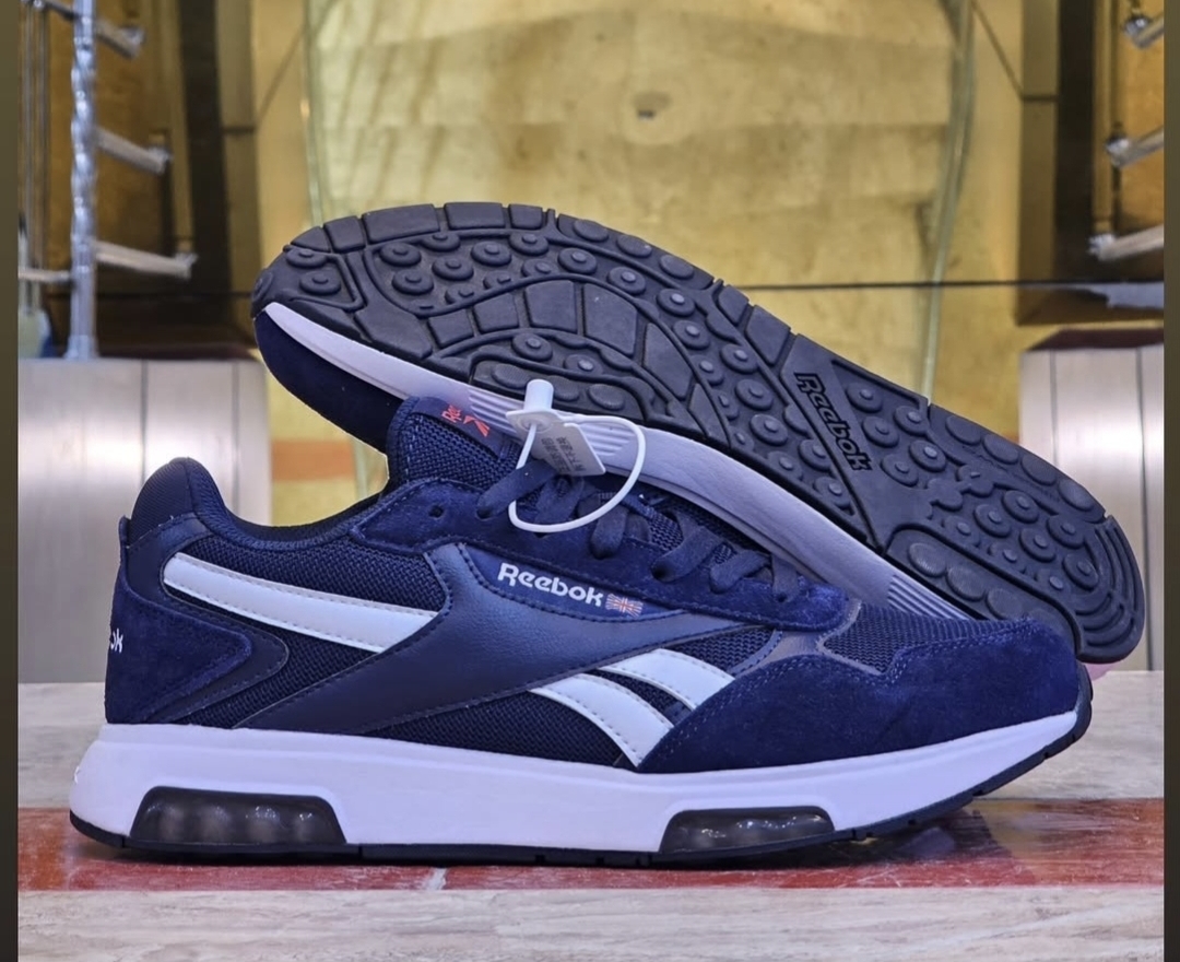 کتونی ریباک Reebok ساخت ویتنام سایز ۴۰ الی ۴۵ فروش ویژه بصورت تکی و عمده