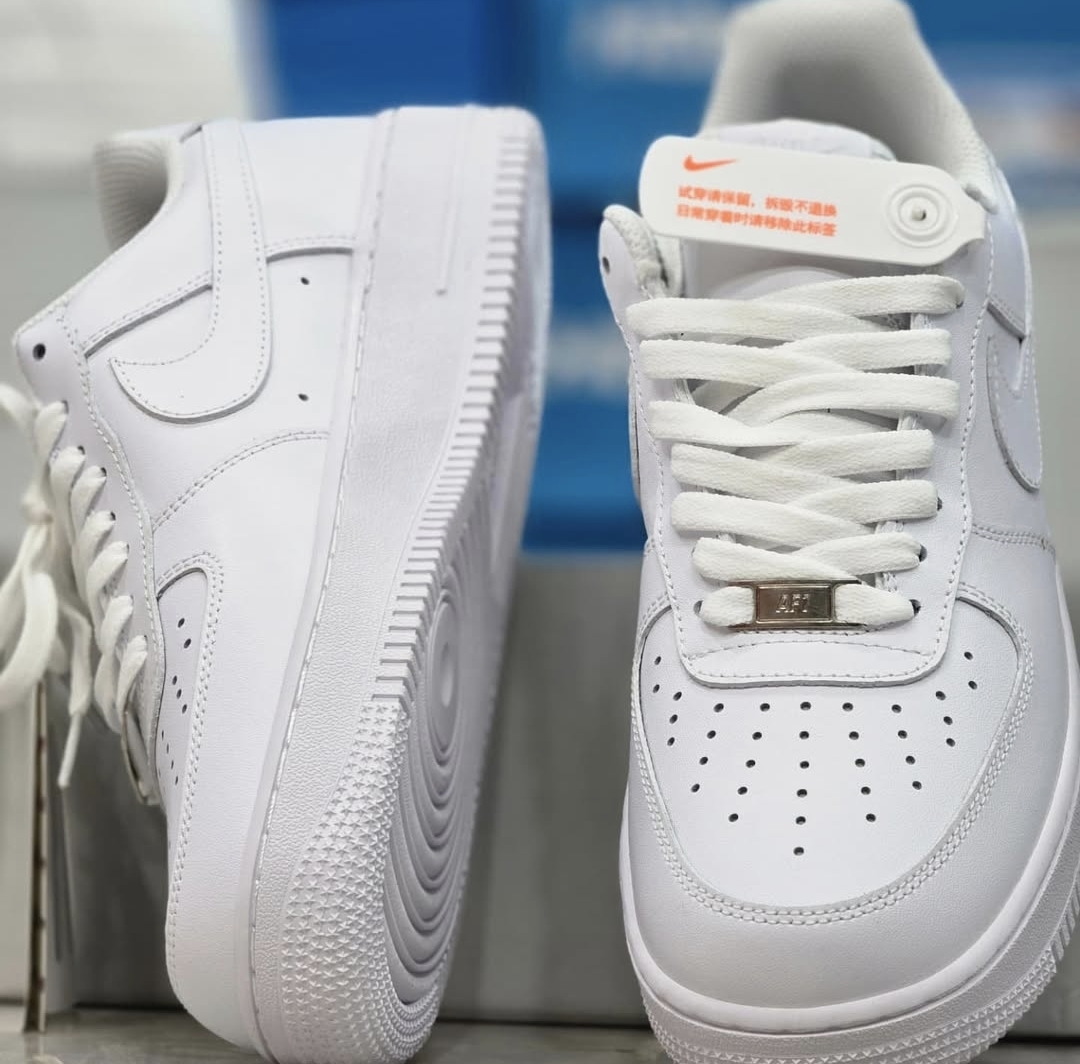 کتونی نایک ایر فورسNike Air Force ساخت ویتنام ست جذاب سایز ۳۶ تا ۴۵ . فروش تکی و عمده تضمین کیفیت کالا