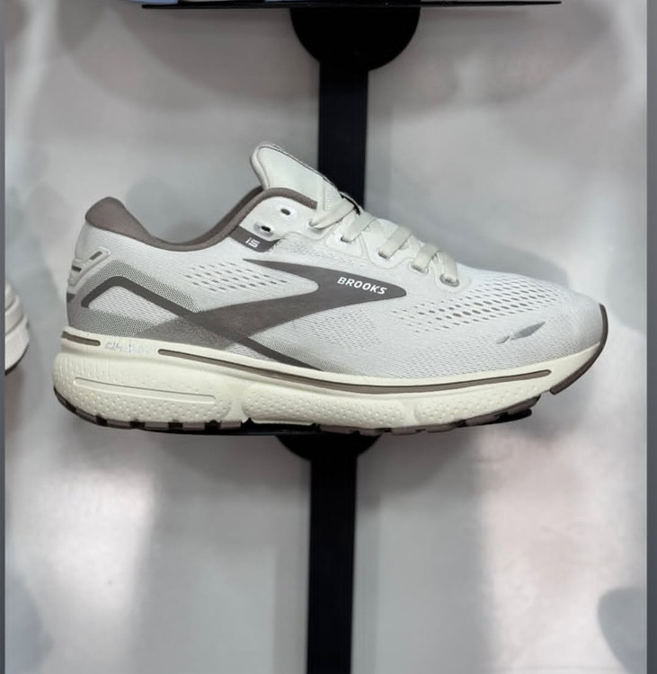 کتونی بروکس گاست ۱۵/ساخت ویتنام وارداتی/Brooks Ghost 15/ سایز ۳۶الی ۴۵ /فروش تکی و عمده