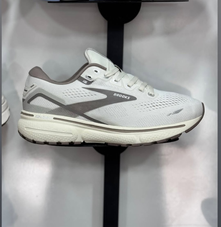کتونی بروکس گاست ۱۵/ساخت ویتنام وارداتی/Brooks Ghost 15/ سایز ۳۶الی ۴۵ /فروش تکی و عمده