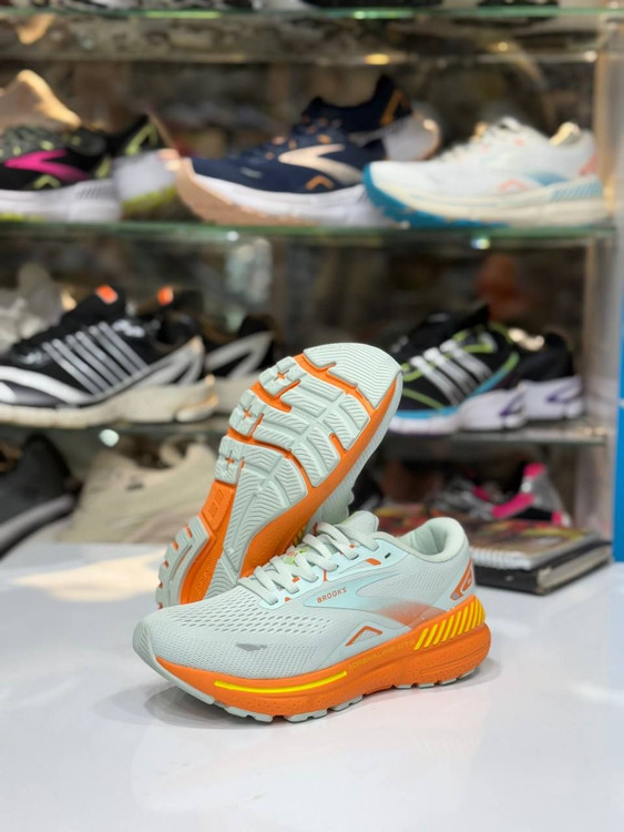 کفش بروکس آدرنالین جی تی اس ۲۳/Brooks Adrenaline GTS 23/ساخت ویتنام/سایز۳۶تا ۴۵/ فروش تکی و عمده