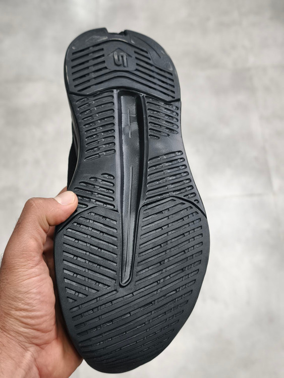 کتونی اسکیچرز اسلیپ اینس/Skechers slip ins/ساخت ویتنام/سایز ۴۰الی۴۵/فروش ویژه تکی و عمده