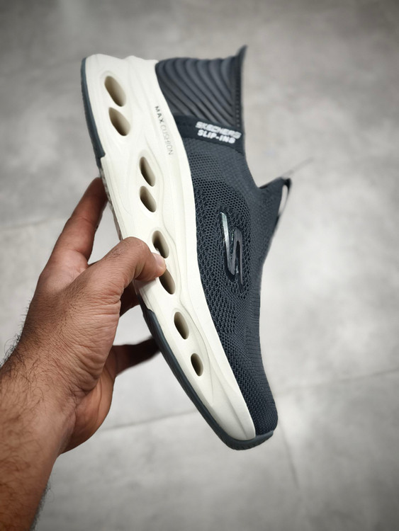 کتونی اسکیچرز اسلیپ اینس/Skechers slip ins/ساخت ویتنام/سایز ۴۰الی۴۵/فروش ویژه تکی و عمده