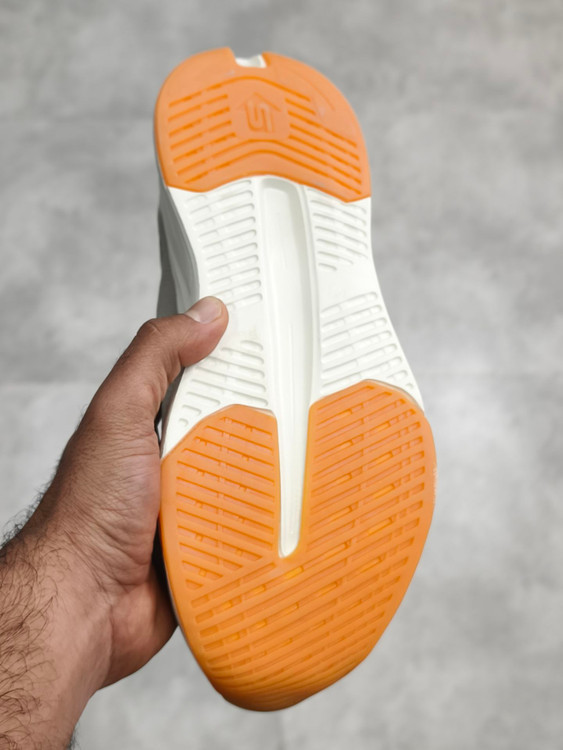 کتونی اسکیچرز اسلیپ اینس/Skechers slip ins/ساخت ویتنام/سایز ۴۰الی۴۵/فروش ویژه تکی و عمده