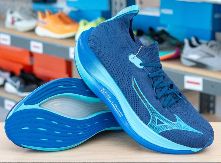 کتونی میزانو نئو ویستا/ Mizuno Neo Vista/ساخت ویتنام /سایز ۴۰ الی ۴۵/ فروش تکی و عمده/ضمانت کالا