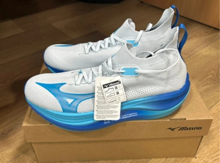 کتونی میزانو نئو ویستا/ Mizuno Neo Vista/ساخت ویتنام /سایز ۴۰ الی ۴۵/ فروش تکی و عمده/ضمانت کالا