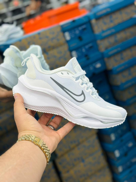 کتونی نایک زوم ایکس لبخندی Nike Zoom X ساخت ویتنام سایز ۳۷ تا ۴۰ فروش بصورت عمده و تک