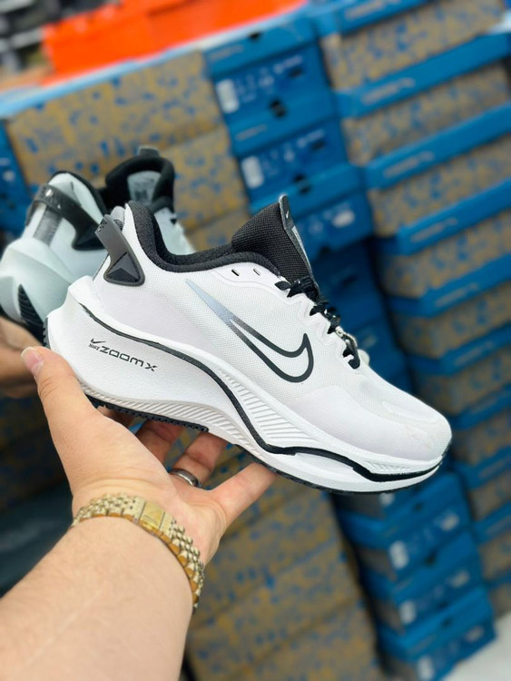کتونی نایک زوم ایکس لبخندی Nike Zoom X ساخت ویتنام سایز ۳۷ تا ۴۰ فروش بصورت عمده و تک