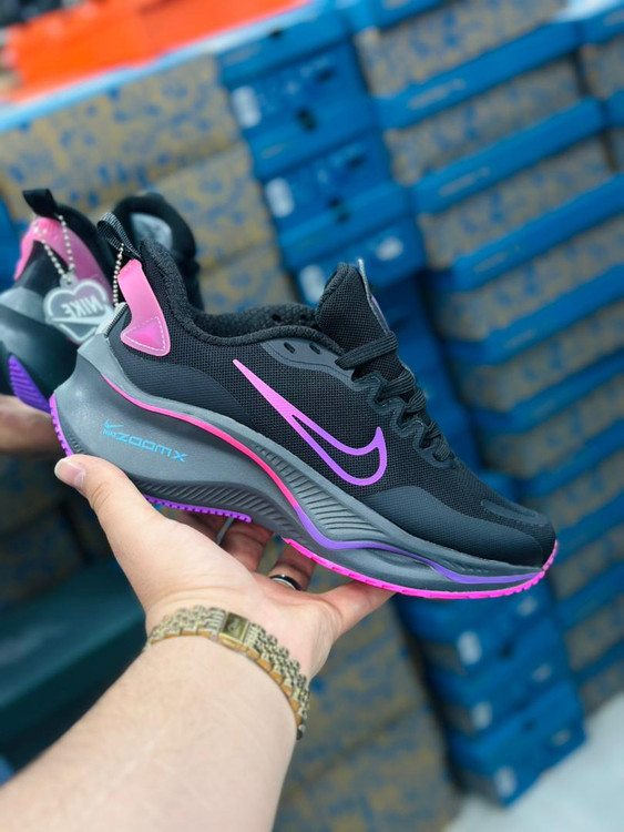 کتونی نایک زوم ایکس لبخندی Nike Zoom X ساخت ویتنام سایز ۳۷ تا ۴۰ فروش بصورت عمده و تک