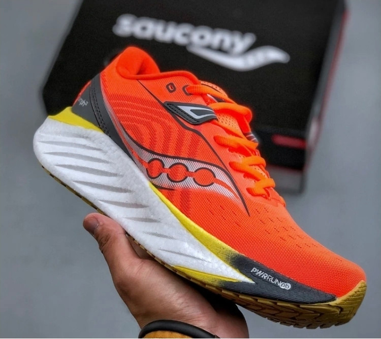 کتونی رانینگ و پیاده روی ساکونی مدل تریومف 22 / triumph 22 / ضمانت کیفیت کالا / فروش عمده و تک / سایز بندی 36تا 46