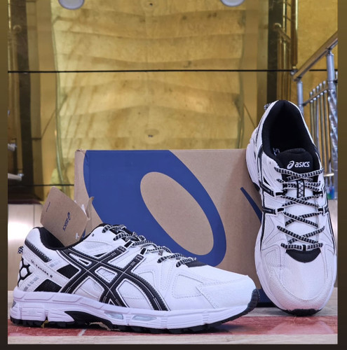 کتونی رانینگ و پیاده روی ساکونی مدل تریومف 22 / triumph 22 / ضمانت کیفیت کالا / فروش عمده و تک / سایز بندی 36تا 46