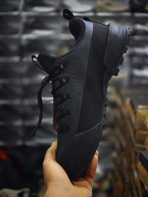 کفش طبیعتگردی مسترکوالیتی The North Face Glenclyffe Low | مخصوص هایکینگ و پیادهروی | سایز ۴۰ الی ۴۵