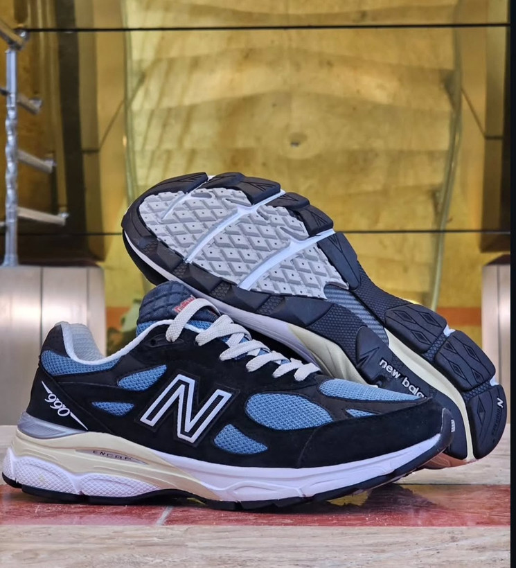 کتونی خارجی نیوبالانس ۹۹۰/مستر کوالیتی A/سایز ۴۰ تا ۴۵/ Newbalance 990 v3/ساخت ویتنام