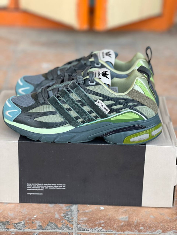 کتونی آدیداس ادیستار کوشنAdidas Adistar Cushion Sftmساخت ویتنام سایز ۴۰ تا ۴۵. همراه با جعبه فروش تکی و عمده