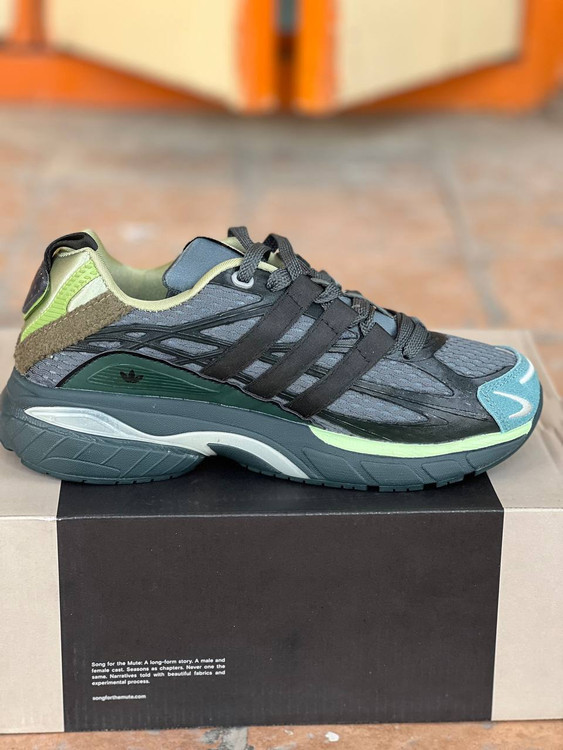 کتونی آدیداس ادیستار کوشنAdidas Adistar Cushion Sftmساخت ویتنام سایز ۴۰ تا ۴۵. همراه با جعبه فروش تکی و عمده