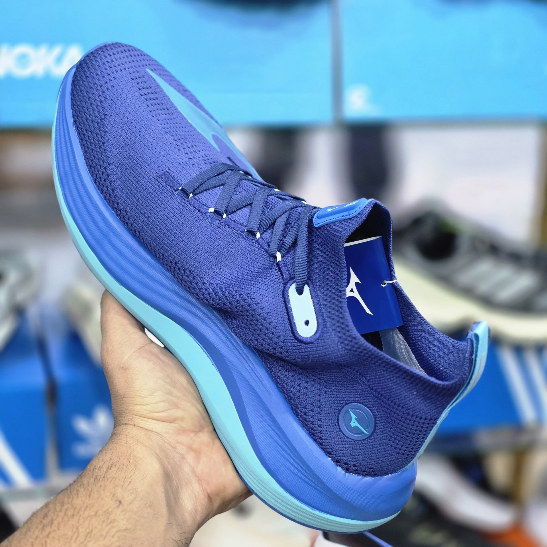 میزانو نئو ویستا/ Mizuno Neo Vista/ساخت ویتنام /سایز ۴۰ الی ۴۵/ فروش تکی و عمده/ضمانت کالا