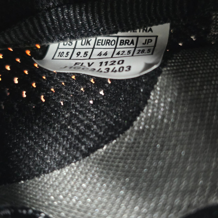 میزانو نئو ویستا/ Mizuno Neo Vista/ساخت ویتنام /سایز ۴۰ الی ۴۵/ فروش تکی و عمده/ضمانت کالا