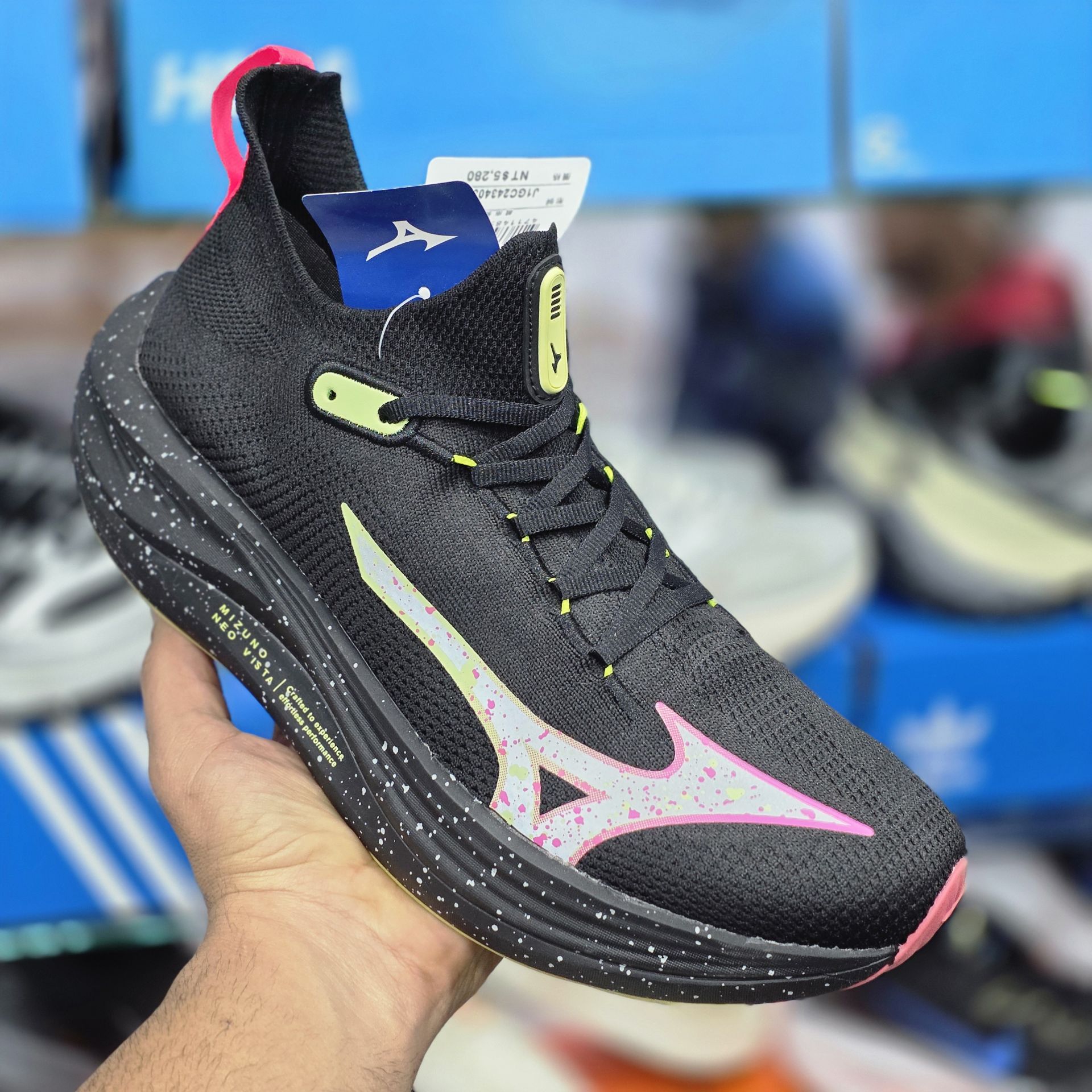 میزانو نئو ویستا/ Mizuno Neo Vista/ساخت ویتنام /سایز ۴۰ الی ۴۵/ فروش تکی و عمده/ضمانت کالا