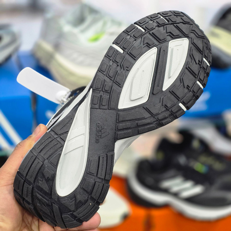 کتونی ویتنامی آدیداس مدل Adidas Response CL / ضمانت ویتنامی و کیفیت / فروش عمده و تک / سایز ۴۰ الی ۴۵