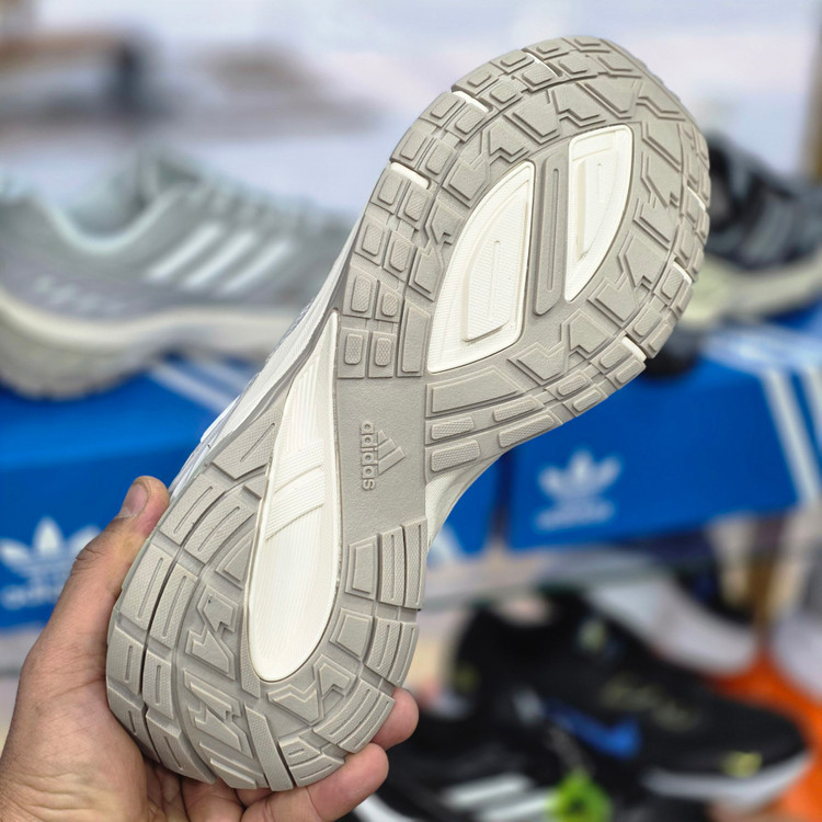 کتونی ویتنامی آدیداس مدل Adidas Response CL / ضمانت ویتنامی و کیفیت / فروش عمده و تک / سایز ۴۰ الی ۴۵