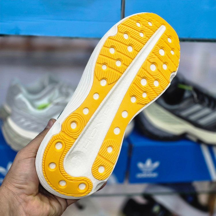 کفش اندرارمور اینفینیت اِلایت ۲ anderarmour infinite elite 2 / ضمانت ویتنامی و کیفیت کالا / سایز ۴۰ الی ۴۵