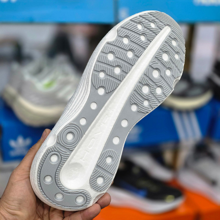 کفش اندرارمور اینفینیت اِلایت ۲ anderarmour infinite elite 2 / ضمانت ویتنامی و کیفیت کالا / سایز ۴۰ الی ۴۵