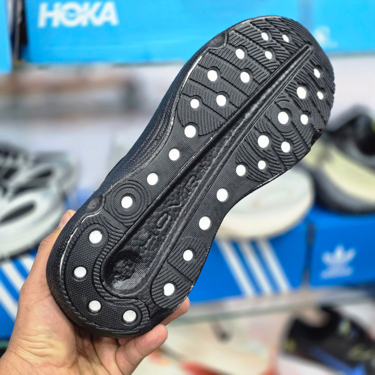 کفش اندرارمور اینفینیت اِلایت ۲ anderarmour infinite elite 2 / ضمانت ویتنامی و کیفیت کالا / سایز ۴۰ الی ۴۵