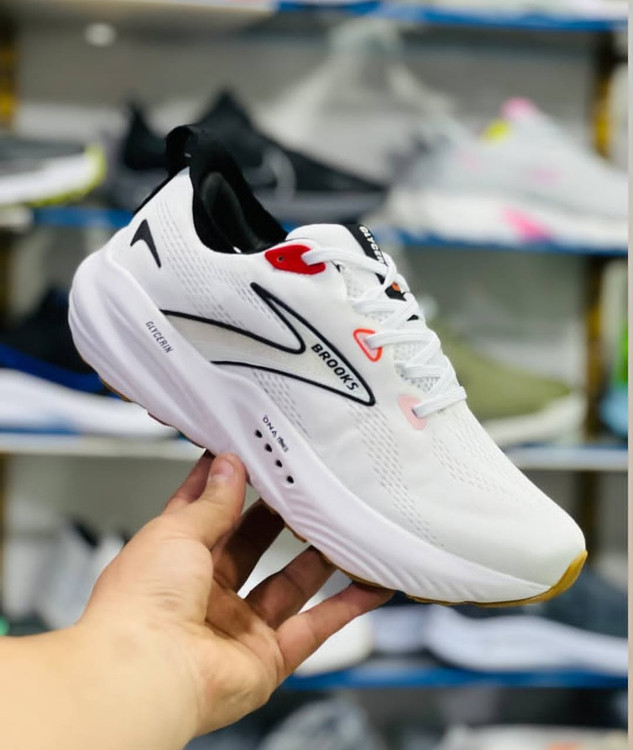 کتونی خارجی بروکس گلیسرین ۲۲ /BROOKS GLYCERIN 22 /ضمانت کالا کیفیت مستر کوالیتیA/ سایز ۴۰ تا ۴۵/ فروش ویژه