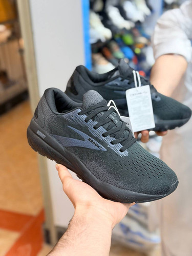 بروکس گاست 16ساخت ویتنام /Brooks Ghost 16/سایز 40 الی 45/فروش عمده و تک