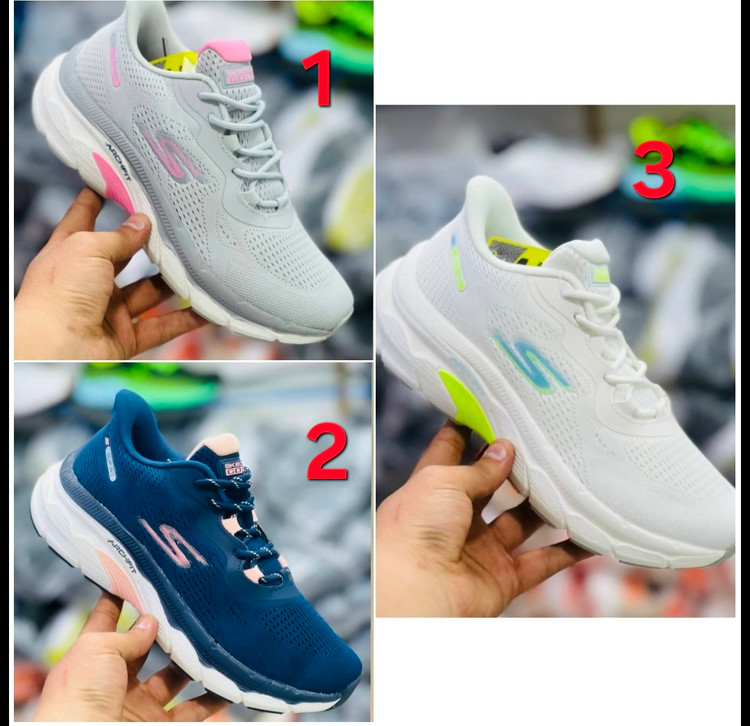 کتونی خارجی اسکیچرز آرچ فیتSkechers Archfit Slip-ins ساخت ویتنام سایز۳۷ الی ۴۰ .فروش تکی و عمده