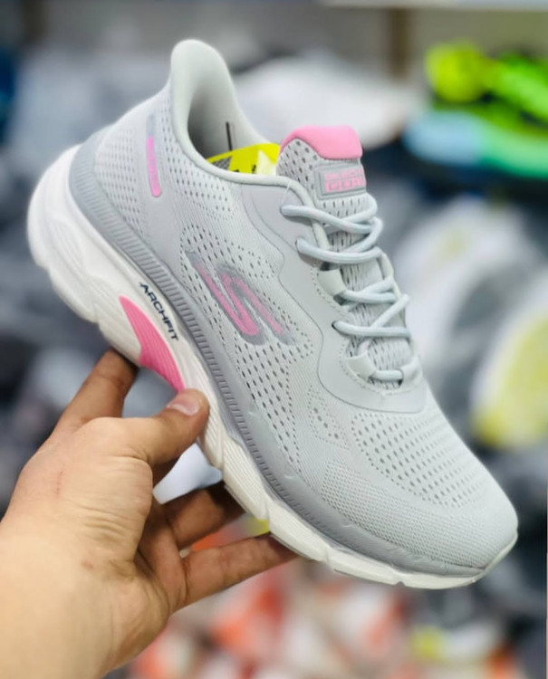 کتونی خارجی اسکیچرز آرچ فیتSkechers Archfit Slip-ins ساخت ویتنام سایز۴۰ تا ۴۵ .فروش تکی و عمده