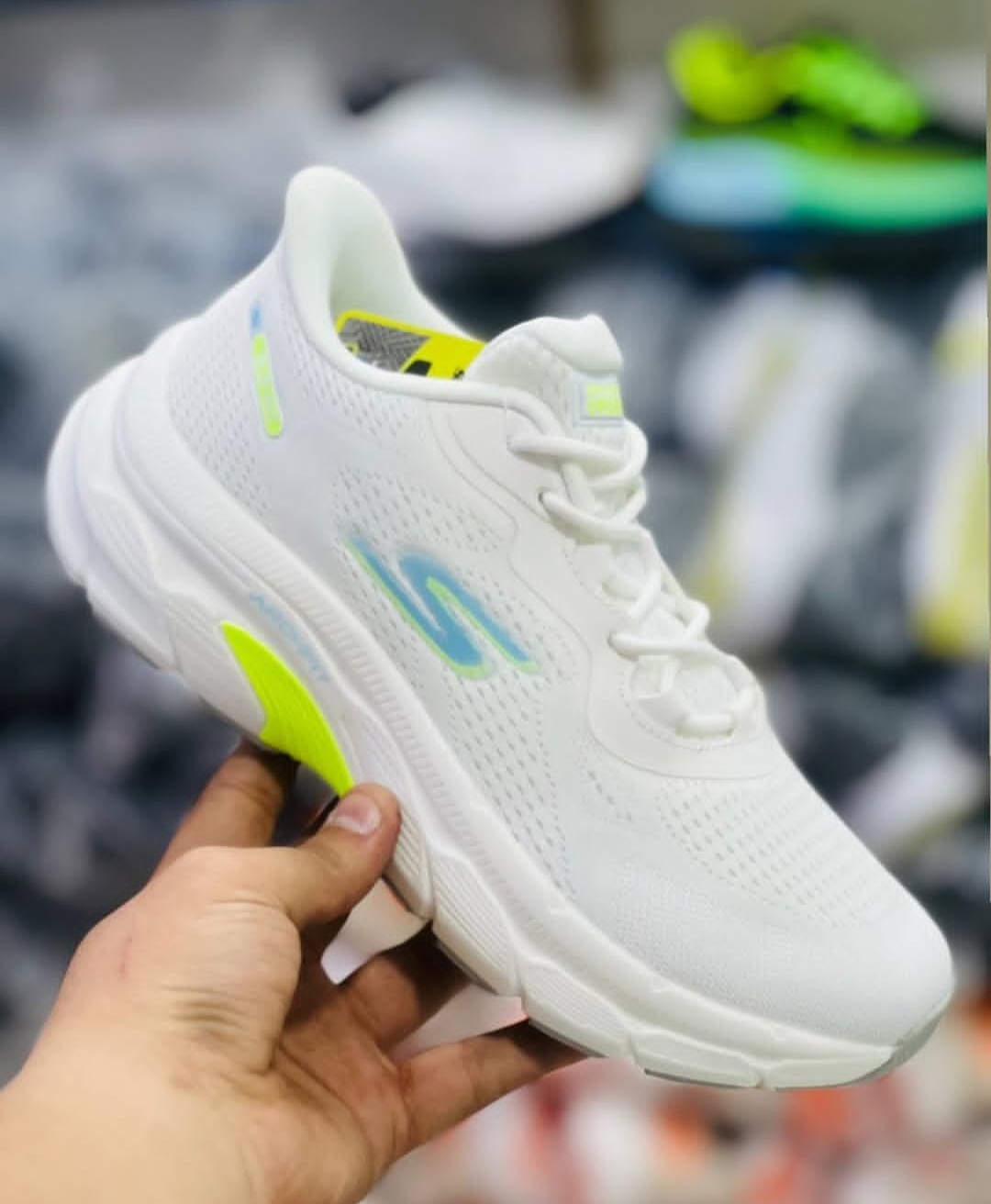 کتونی خارجی اسکیچرز آرچ فیتSkechers Archfit Slip-ins ساخت ویتنام سایز۴۰ تا ۴۵ .فروش تکی و عمده