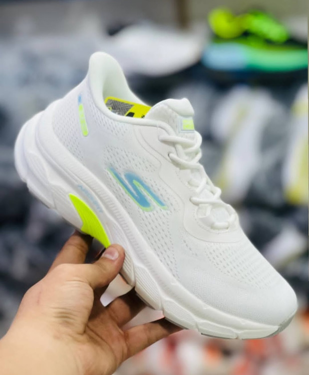 کتونی خارجی اسکیچرز آرچ فیتSkechers Archfit Slip-ins ساخت ویتنام سایز۴۰ تا ۴۵ .فروش تکی و عمده