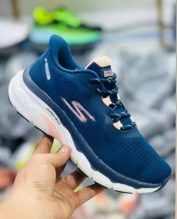 کتونی خارجی اسکیچرز آرچ فیتSkechers Archfit Slip-ins ساخت ویتنام سایز۴۰ تا ۴۵ .فروش تکی و عمده