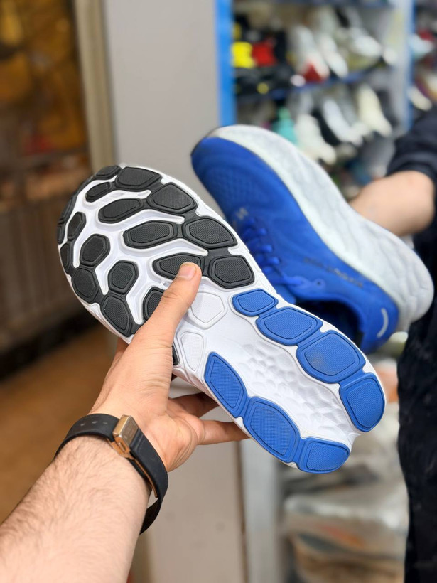 کتونی رانینگ و پیاده روی نیوبالانس فرش فوم newbalance fresh foam /ساخت ویتنام/ کیفیت مستر کوالیتی A / سایز ۴۰ الی ۴۵