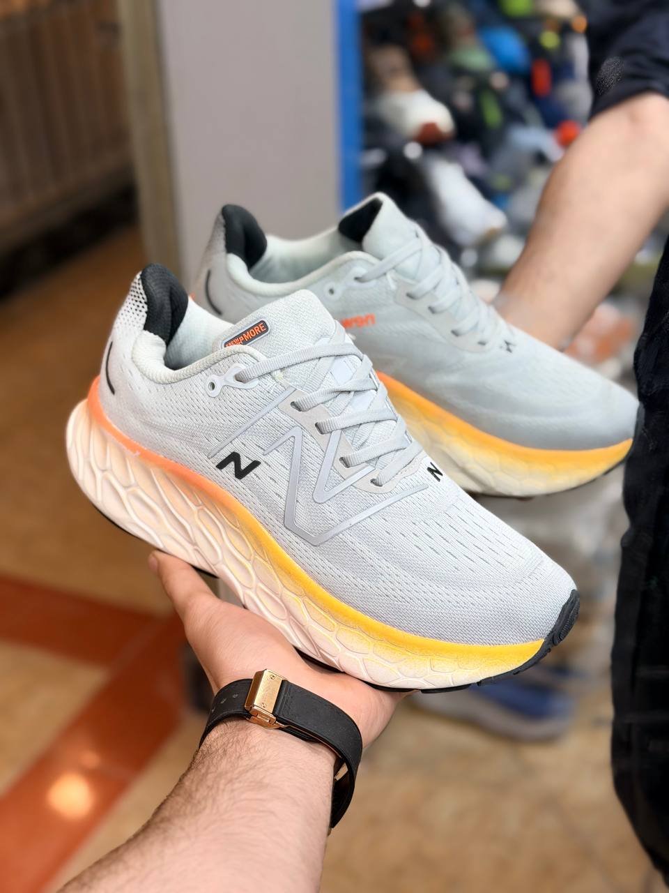 کتونی رانینگ و پیاده روی نیوبالانس فرش فوم newbalance fresh foam /ساخت ویتنام/ کیفیت مستر کوالیتی A / سایز ۴۰ الی ۴۵
