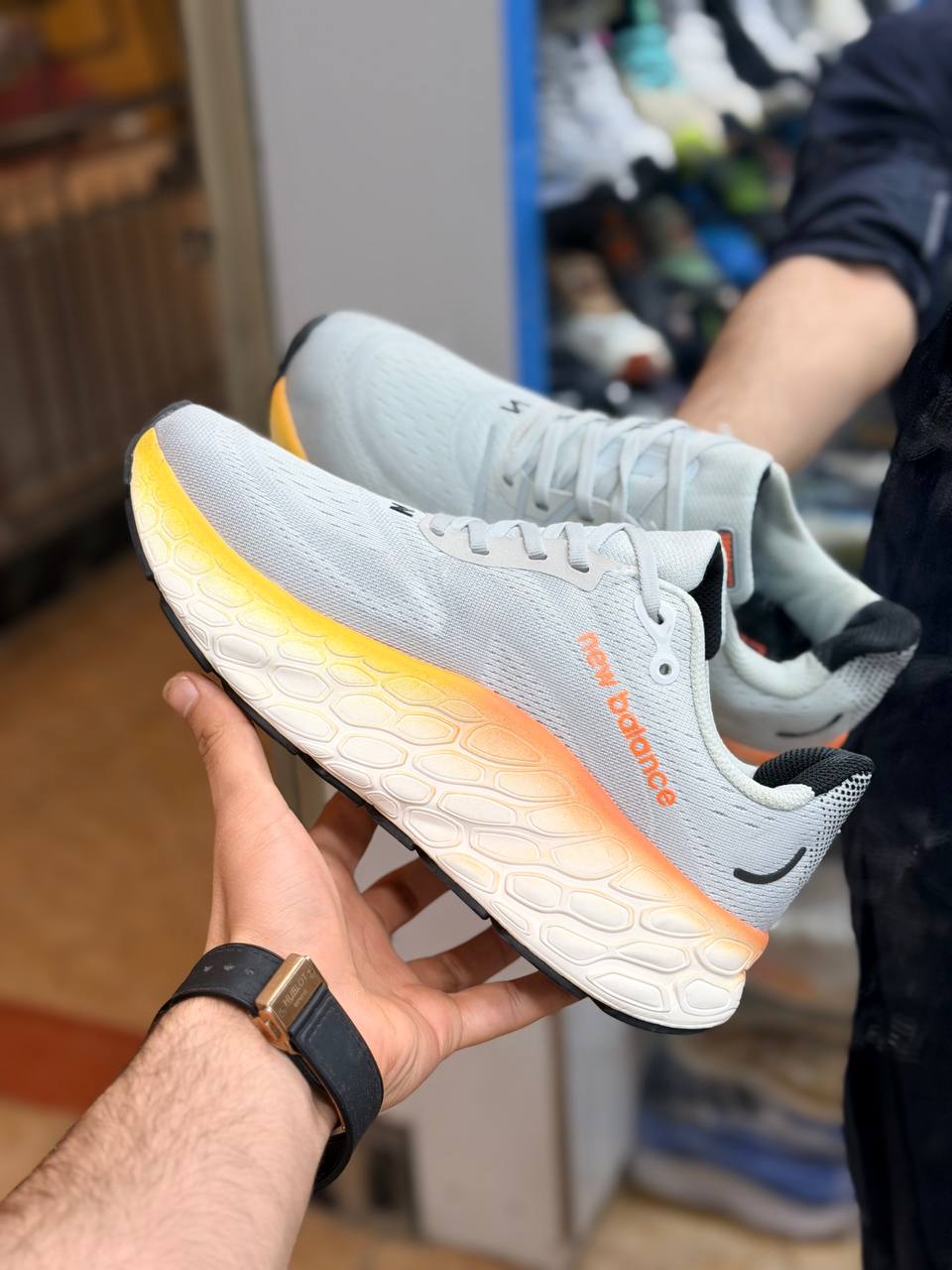 کتونی رانینگ و پیاده روی نیوبالانس فرش فوم newbalance fresh foam /ساخت ویتنام/ کیفیت مستر کوالیتی A / سایز ۴۰ الی ۴۵