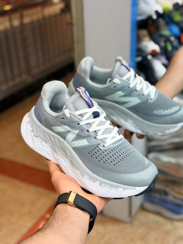 کتونی رانینگ و پیاده روی نیوبالانس فرش فوم newbalance fresh foam /ساخت ویتنام/ کیفیت مستر کوالیتی A / سایز ۴۰ الی ۴۵