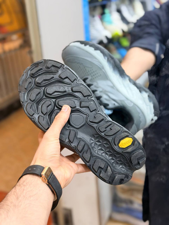 کتونی رانینگ و پیاده روی نیوبالانس فرش فوم newbalance fresh foam /ساخت ویتنام/ کیفیت مستر کوالیتی A / سایز ۴۰ الی ۴۵