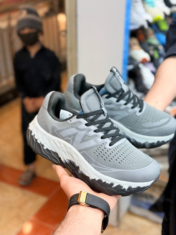 کتونی رانینگ و پیاده روی نیوبالانس فرش فوم newbalance fresh foam /ساخت ویتنام/ کیفیت مستر کوالیتی A / سایز ۴۰ الی ۴۵