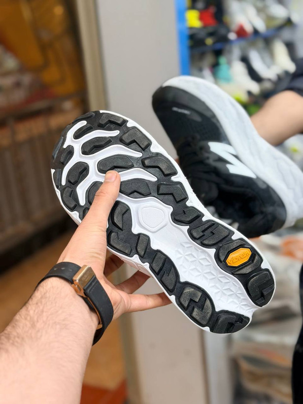 کتونی رانینگ و پیاده روی نیوبالانس فرش فوم newbalance fresh foam /ساخت ویتنام/ کیفیت مستر کوالیتی A / سایز ۴۰ الی ۴۵ کپی