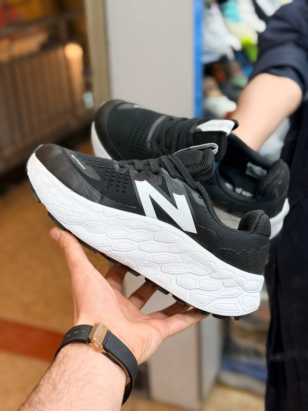 کتونی رانینگ و پیاده روی نیوبالانس فرش فوم newbalance fresh foam /ساخت ویتنام/ کیفیت مستر کوالیتی A / سایز ۴۰ الی ۴۵ کپی