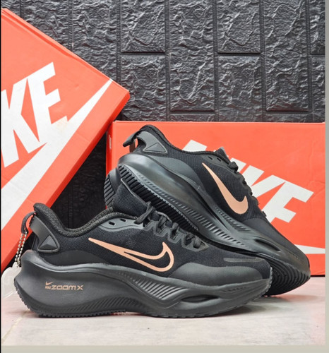 نایک زوم ایکس لبخندی Nike Zoom X ساخت ویتنام سایز ۳۷ تا ۴۰ فروش بصورت عمده و تک