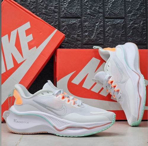 نایک زوم ایکس لبخندی Nike Zoom X ساخت ویتنام سایز ۳۷ تا ۴۰ فروش بصورت عمده و تک