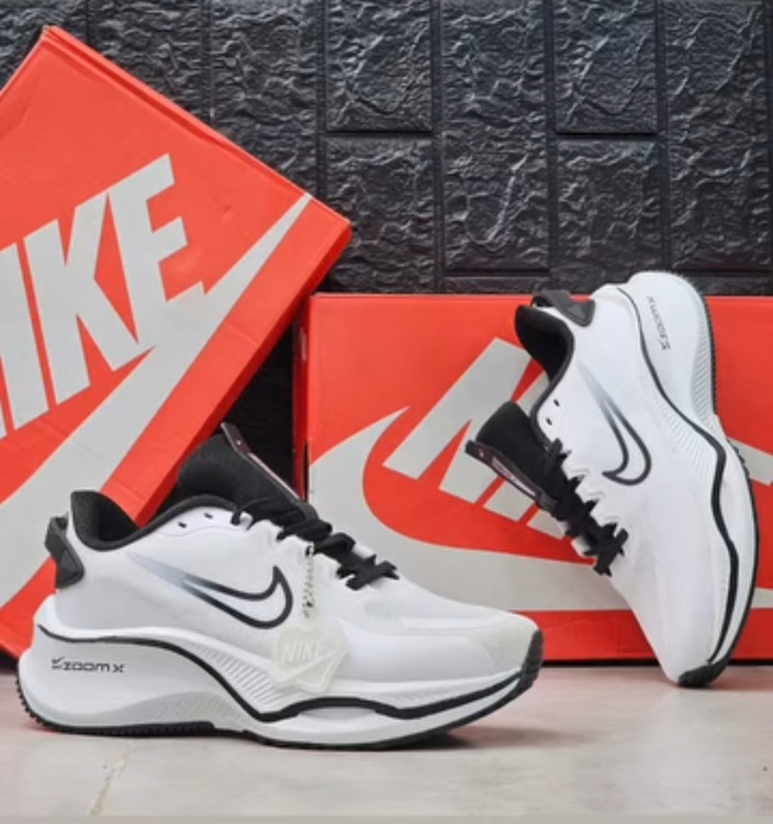 نایک زوم ایکس لبخندی Nike Zoom X ساخت ویتنام سایز ۳۷ تا ۴۰ فروش بصورت عمده و تک