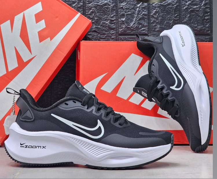 نایک زوم ایکس لبخندی Nike Zoom X ساخت ویتنام سایز ۳۷ تا ۴۰ فروش بصورت عمده و تک