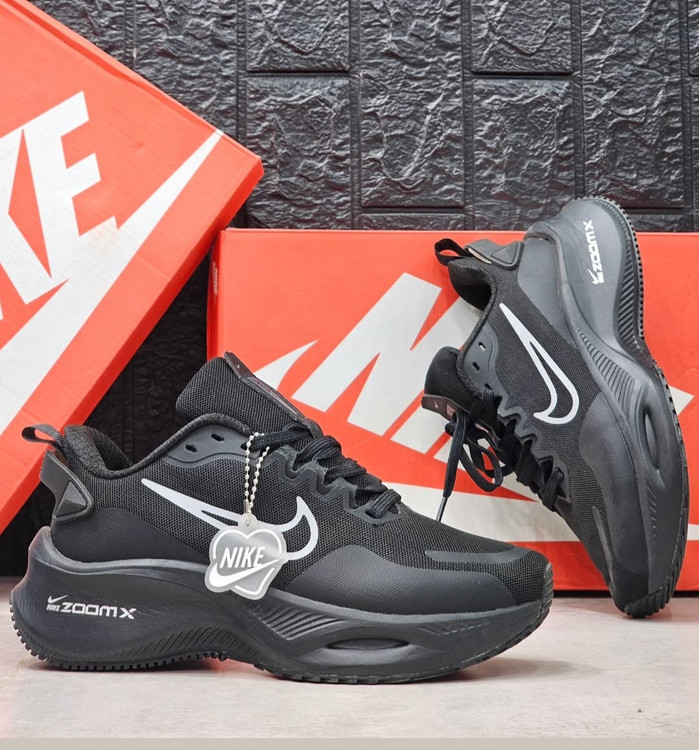 نایک زوم ایکس لبخندی Nike Zoom X ساخت ویتنام سایز ۳۷ تا ۴۰ فروش بصورت عمده و تک