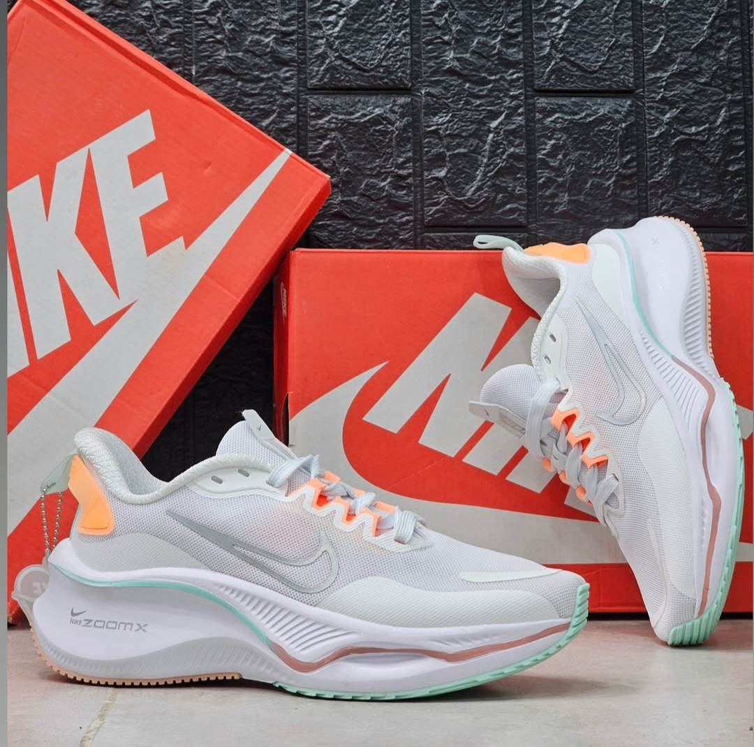 نایک زوم ایکس لبخندی Nike Zoom X ساخت ویتنام سایز ۳۷ تا ۴۰ فروش بصورت عمده و تک