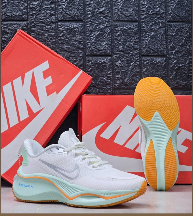 نایک زوم ایکس لبخندی Nike Zoom X ساخت ویتنام سایز ۳۷ تا ۴۰ فروش بصورت عمده و تک