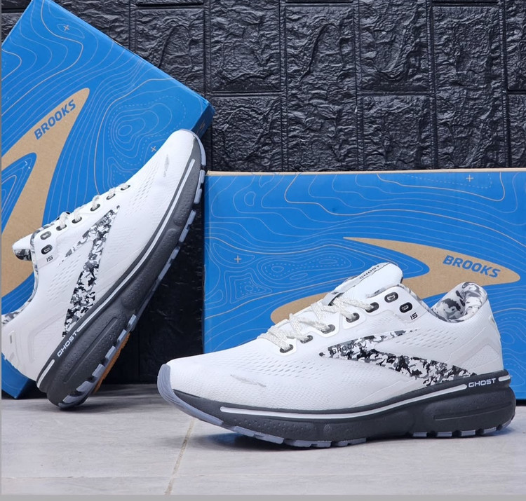 کفش ویتنامی بروکس گاست ۱۵/ساخت ویتنام وارداتی/Brooks Ghost 15/ سایز ۳۶الی ۴۵ /فروش تکی و عمده